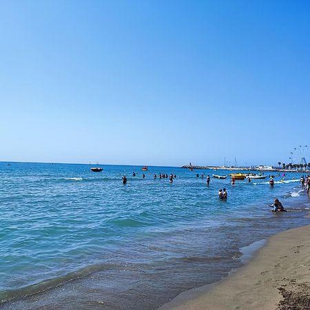 Apartamento 150 Metros De La Playa Torremolinos Exterior foto
